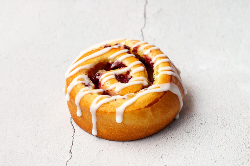 Griottine, brioche avec crème pâtissière au kirsch et cerises griottes.