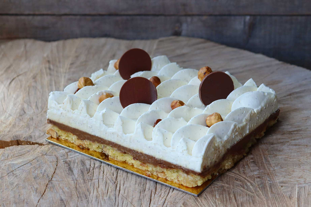 Le casse-noisette est un gâteau à  la noisette et ganache vanille chocolat blanc