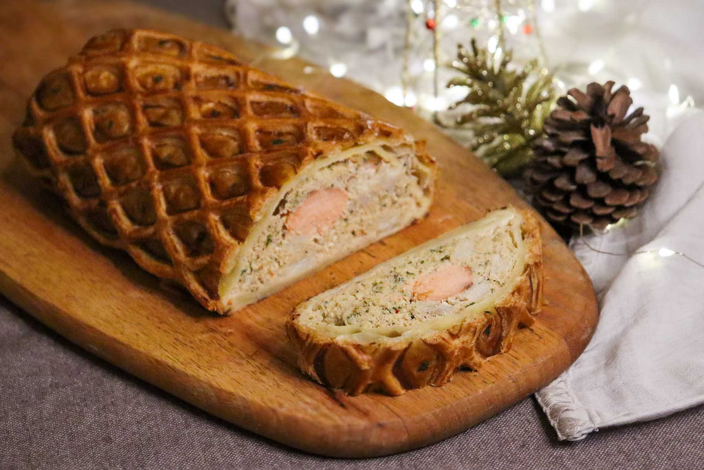 Feuilleté de Noël merlu et saumon coupé