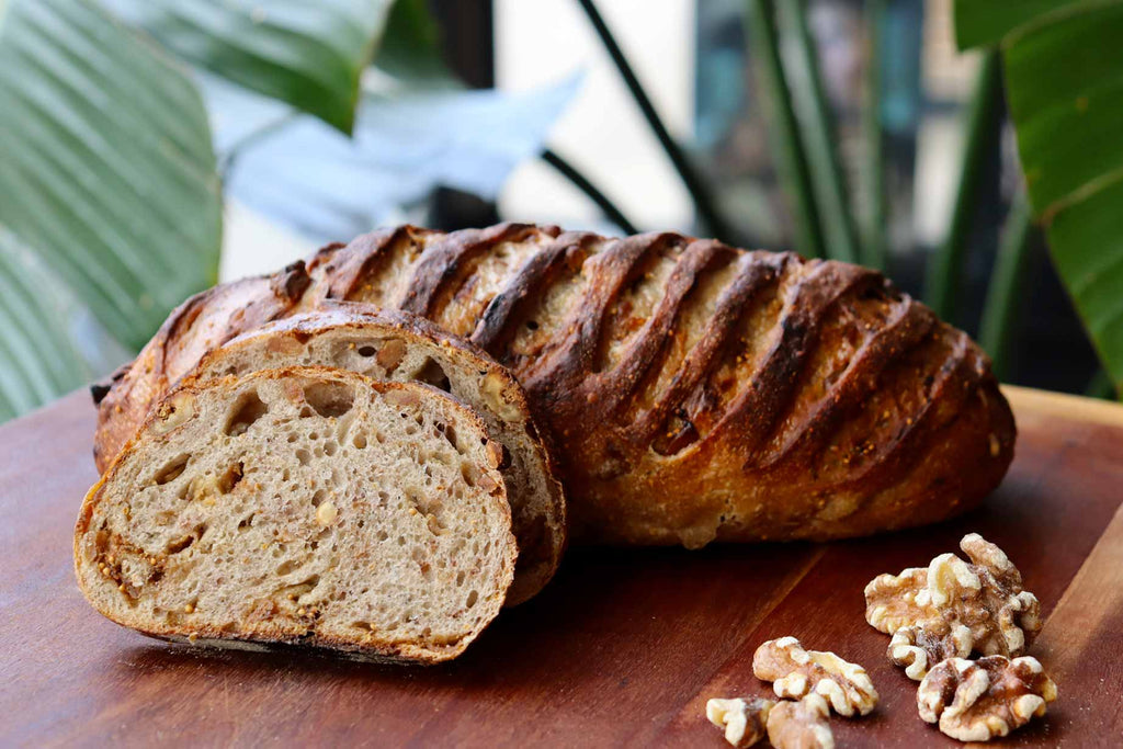 Pain aux figues séchées et noix de Grenoble, farine de blé