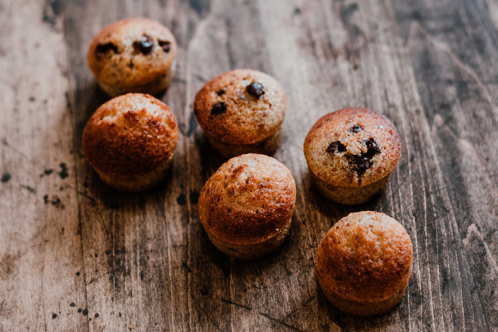 Petits gâteaux d'origine française à base de poudre d'amande, doré et croustillant à l'extérieur et moelleux à l'intérieur.