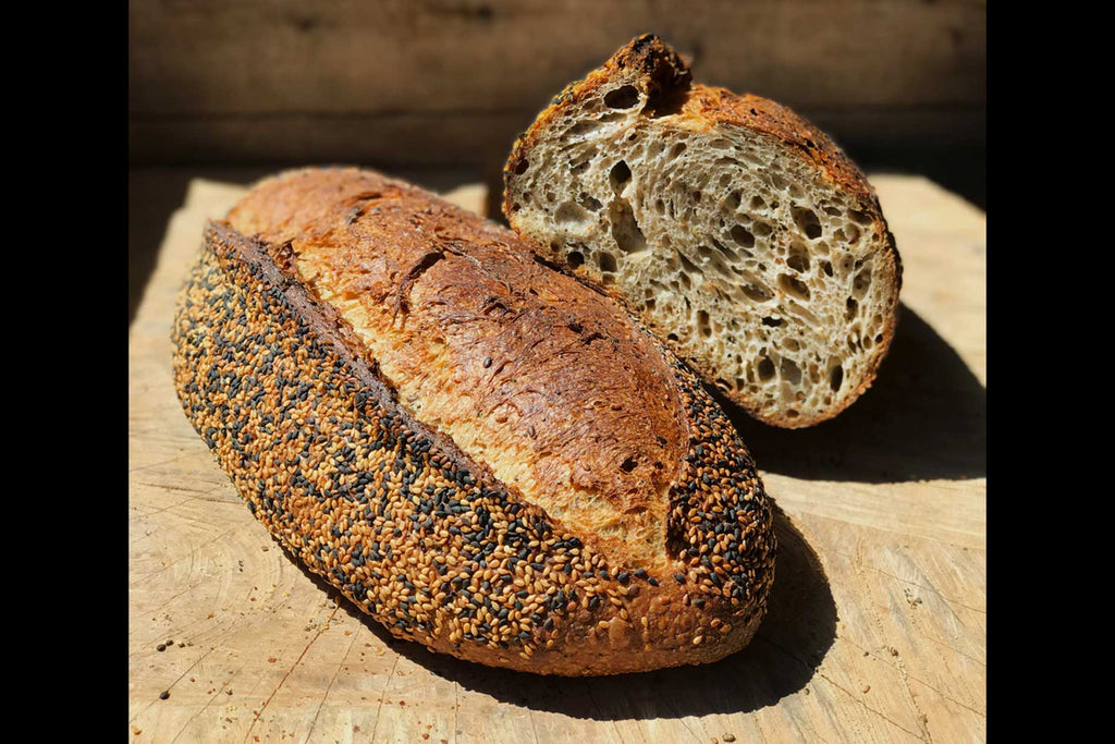 Tourte du Mont-Royal : pain au levain à la farine de blé biologique du Québec et 5 grains.